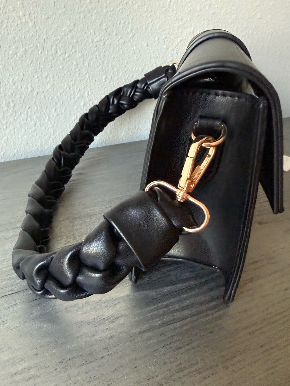 NWT Moda Luxe faux leather black magnetic closure bag with two removable straps - Picture 7 of 10